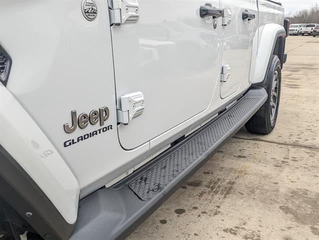 2022 Jeep Gladiator Overland