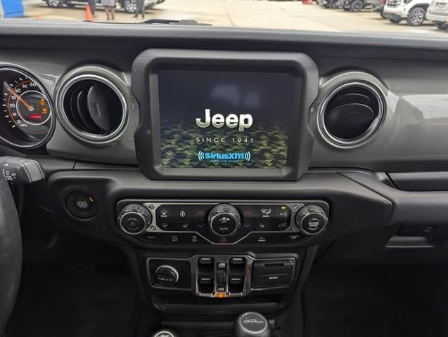 2022 Jeep Gladiator Overland