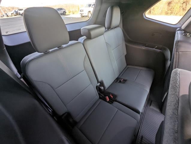 2026 GMC Acadia AWD AT4