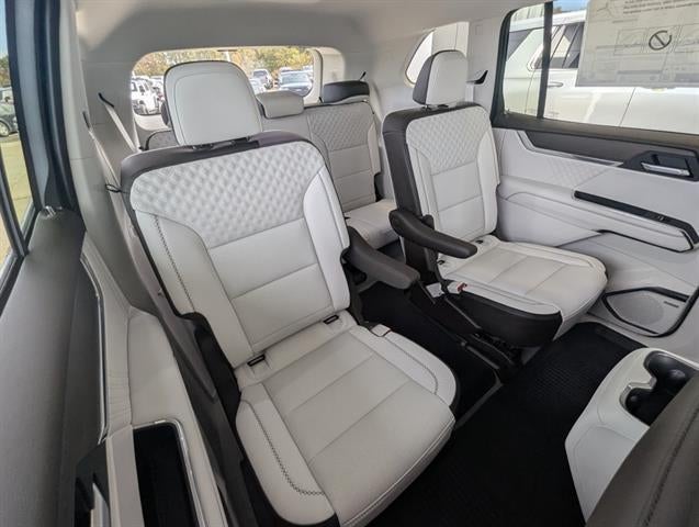 2026 GMC Acadia AWD Denali