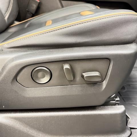 2023 GMC Yukon XL AT4