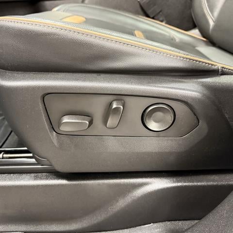 2023 GMC Yukon XL AT4