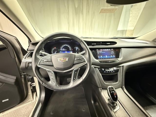 2017 Cadillac XT5 Luxury FWD