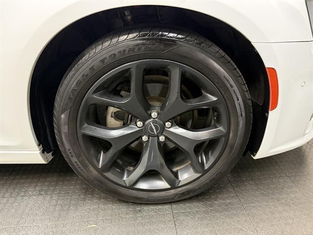 2021 Chrysler 300 Touring L