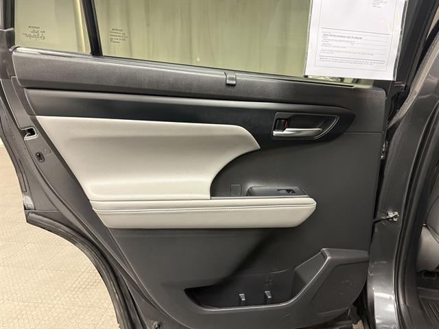 2022 TOYOTA TRUCK HIGHLANDER XLE