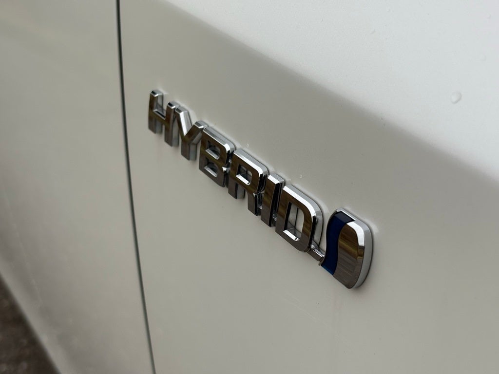 2014 Toyota Prius v Two