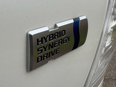 2014 Toyota Prius v Two