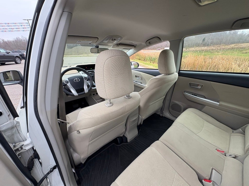 2014 Toyota Prius v Two