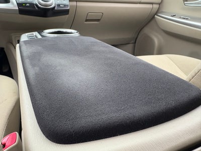 2014 Toyota Prius v Two